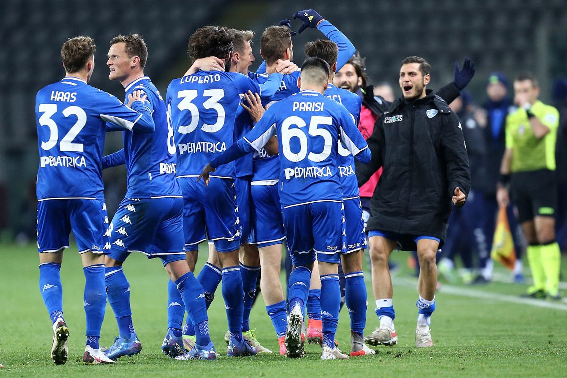 在碧波荡漾 在碧波荡漾